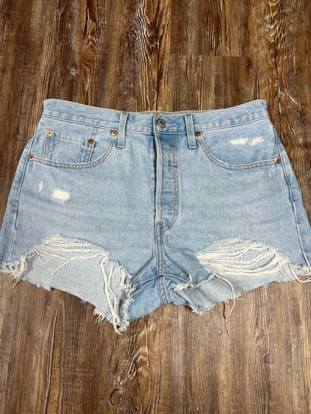 Levi's light wash denim shorts Size 31